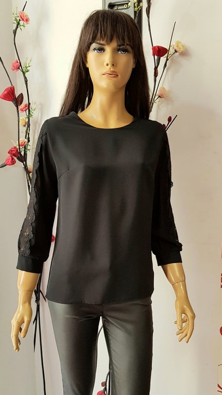Bluza Carolina din tripluvoal culoare neagra  cu dantela cod B254