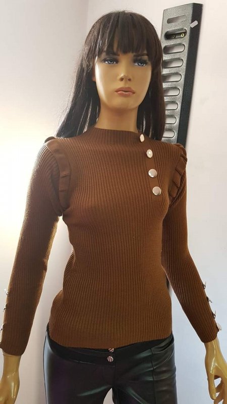 	 Bluza din tricot culoare maro decorata cu nasturi cod B216 