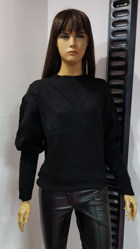 Bluza tricotata cu mânecă bufanta culoare neagră  Cod B 209